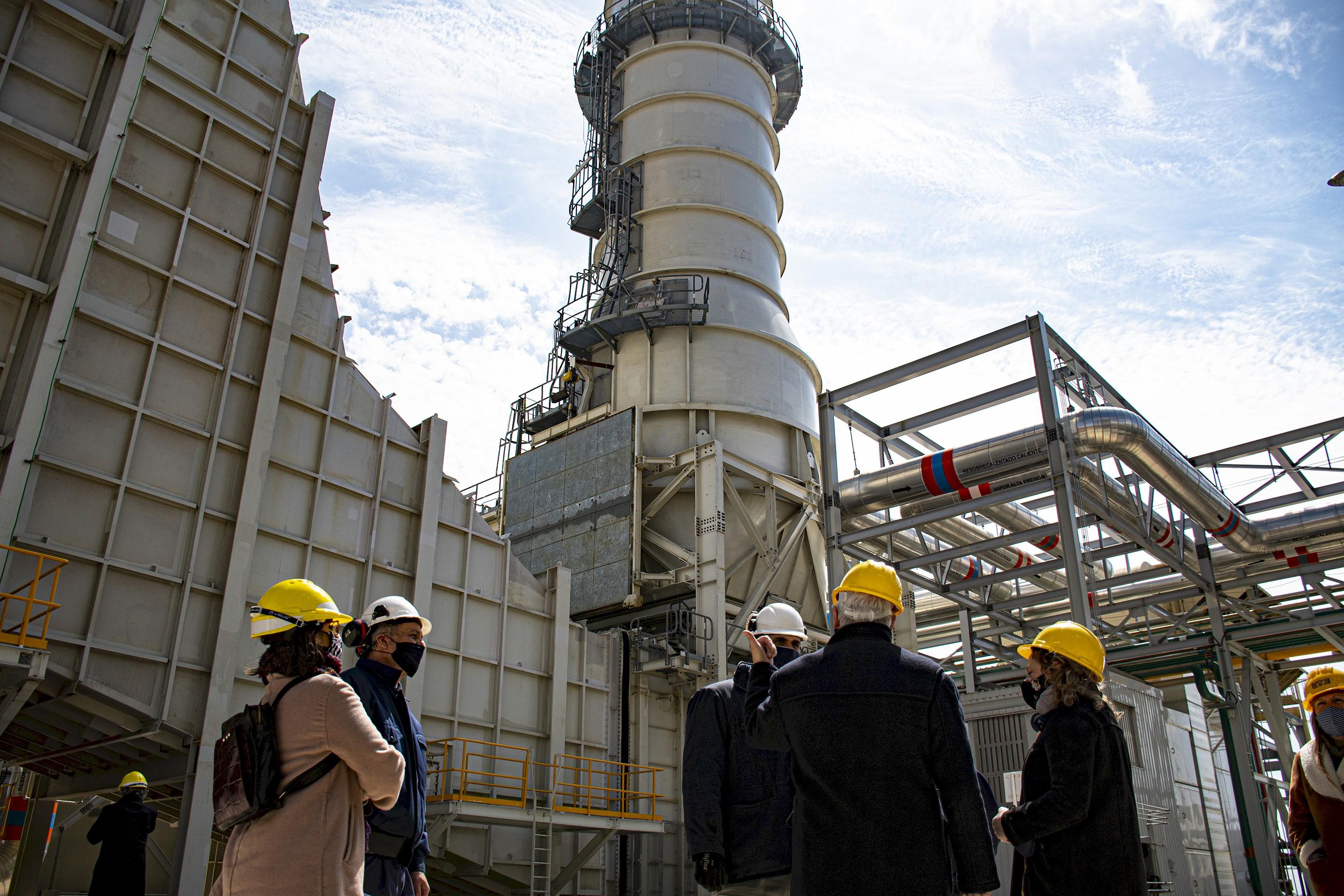 Recorrida del Directorio de UTE por la Central de Punta del Tigre