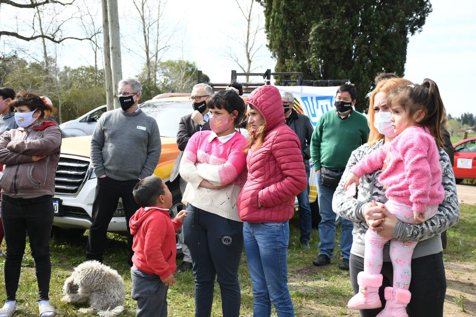 Vecinos del barrio Villa Serena en Totoral del Sauce (Canelones)