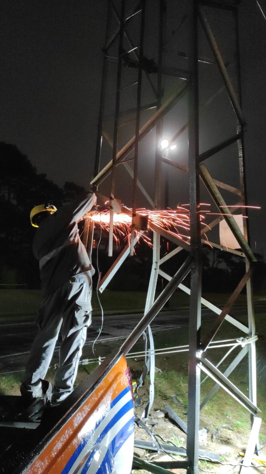 Reparación de torre de Alta Tensión